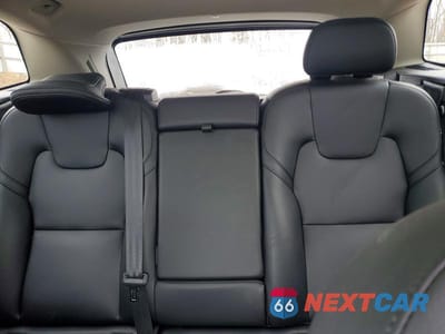 Zdjęcie 10 z 13 samochodu: 2023 VOLVO XC60 CORE VIN:YV4H60DV1P1393189 - miniatura
