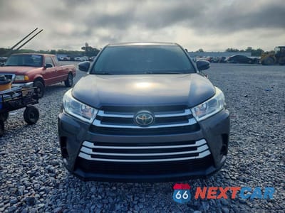 Piąte zdjęcie samochodu w środku: 2019 TOYOTA HIGHLANDER LE VIN:5TDZZRFH8KS292429 - miniatura