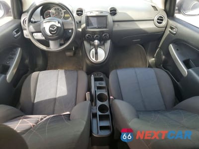 Zdjęcie 8 z 12 samochodu: 2012 MAZDA MAZDA2 VIN:JM1DE1KY1C0144463 - miniatura