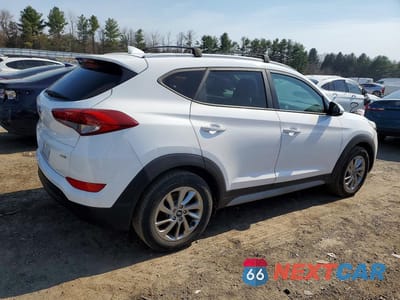 Trzecie zdjęcie samochodu z tyłu: 2018 HYUNDAI TUCSON VIN:KM8J3CA47JU623166 - miniatura