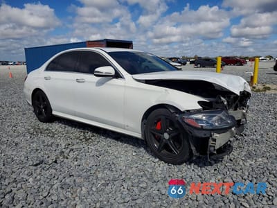 Czwarte zdjęcie samochodu z boku: 2017 MERCEDES-BENZ E 300 VIN:WDDZF4JB4HA025797 - miniatura