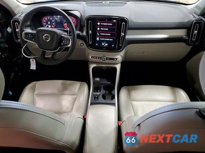 Zdjęcie 8 z 13 samochodu: 2022 VOLVO XC40 T5 MOMENTUM VIN:YV4162UK7N2653203 - miniatura