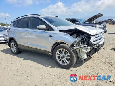 Czwarte zdjęcie samochodu z boku: 2017 FORD ESCAPE SE VIN:1FMCU0GD1HUB56834 - miniatura