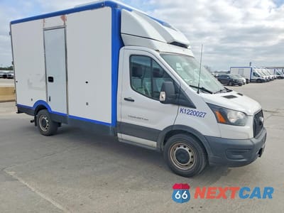 Czwarte zdjęcie samochodu z boku: 2021 FORD TRANSIT DELIVERY TRUCK VIN:1FDBW5Z80MKA96442 - miniatura