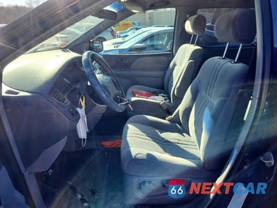Zdjęcie 7 z 13 samochodu: 2002 TOYOTA SIENNA CE VIN:4T3ZF19C12U498894 - miniatura