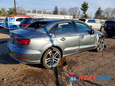 Trzecie zdjęcie samochodu z tyłu: 2018 AUDI A3 PREMIUM VIN:WAUAUGFFXJ1000397 - miniatura