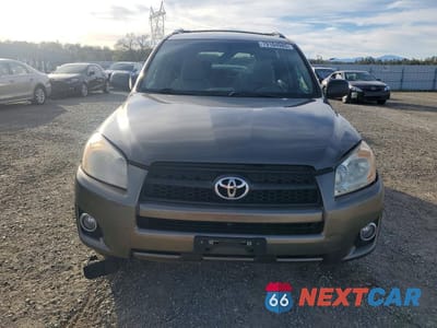 Piąte zdjęcie samochodu w środku: 2009 TOYOTA RAV4 BASE VIN:JTMZF33V09D013447 - miniatura