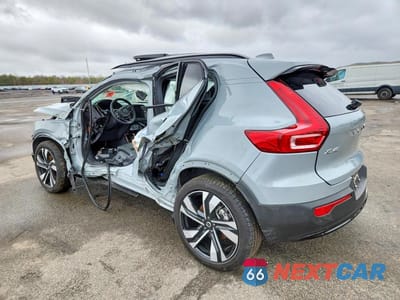 Drugie zdjęcie samochodu z przodu: 2024 VOLVO XC40 PLUS VIN:YV4L12UL4R2302867 - miniatura