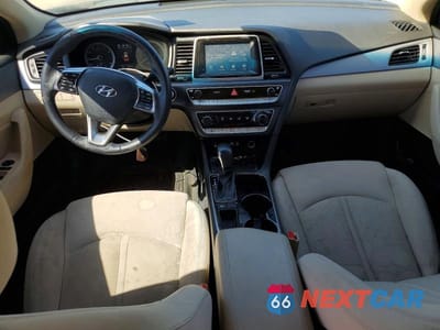 Zdjęcie 8 z 12 samochodu: 2018 HYUNDAI SONATA SEL VIN:5NPE34AF6JH639446 - miniatura