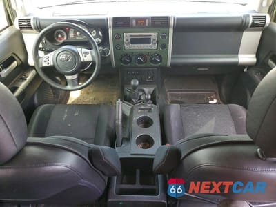 Zdjęcie 8 z 12 samochodu: 2013 TOYOTA FJ CRUISER BASE VIN:JTEBU4BFXDK154033 - miniatura