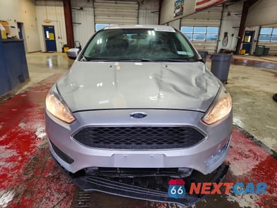 Piąte zdjęcie samochodu w środku: 2018 FORD FOCUS SE VIN:1FADP3F23JL301357 - miniatura