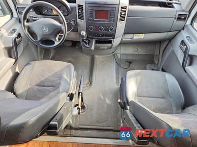 Zdjęcie 8 z 12 samochodu: 2015 MERCEDES BENZ SPRINTER DELIVERY VAN VIN:WDZPE7CC7FP125639 - miniatura