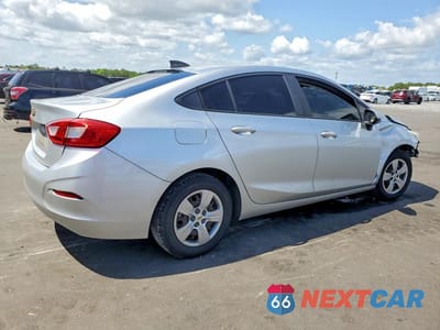 Trzecie zdjęcie samochodu z tyłu: 2018 CHEVROLET CRUZE LS VIN:1G1BC5SM0J7188615 - miniatura