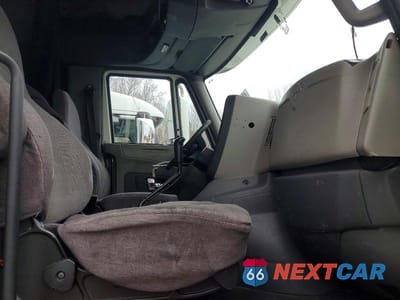 Piąte zdjęcie samochodu w środku: 2012 INTERNATIONAL PROSTAR VIN:3HSDJSJR0CN092382 - miniatura