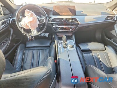 Zdjęcie 8 z 12 samochodu: 2019 BMW 540 I VIN:WBAJE5C55KWE66372 - miniatura