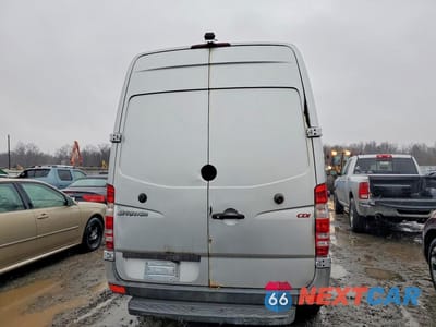 Zdjęcie 6 z 12 samochodu: 2010 MERCEDES-BENZ SPRINTER 2500 VIN:WD3PE7CC8A5497201 - miniatura