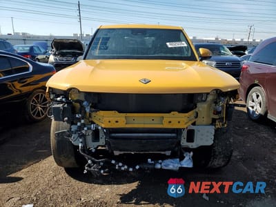 Piąte zdjęcie samochodu w środku: 2023 RIVIAN R1T ADVENTURE VIN:7FCTGAAA6PN023991 - miniatura