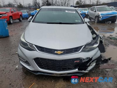 Piąte zdjęcie samochodu w środku: 2017 CHEVROLET CRUZE LT VIN:3G1BE6SM8HS512714 - miniatura