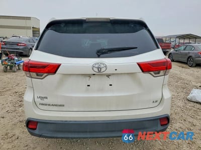 Zdjęcie 6 z 12 samochodu: 2018 TOYOTA HIGHLANDER LE PLUS VIN:5TDZZRFH9JS236269 - miniatura