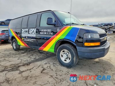 Czwarte zdjęcie samochodu z boku: 2019 CHEV EXPRESS G3500 VIN:1GCZGHFG2K1159377 - miniatura