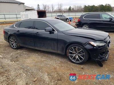 Czwarte zdjęcie samochodu z boku: 2018 VOLVO S90 T5 MOMENTUM VIN:LVY982AK3JP017727 - miniatura