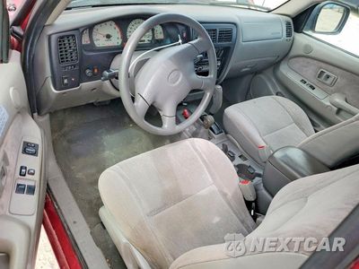 Zdjęcie 8 z 11 samochodu: 2004 TOYOTA TACOMA V6 VIN:5TEWN72N04Z329042 - miniatura