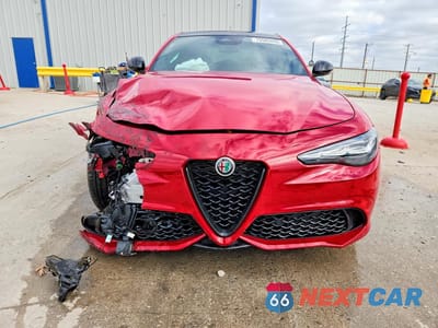 Piąte zdjęcie samochodu w środku: 2025 ALFA ROMEO GIULIA BASE VIN:ZARFAMAN6S7693794 - miniatura