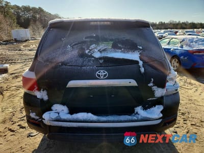 Zdjęcie 6 z 12 samochodu: 2013 TOYOTA HIGHLANDER SE VIN:5TDBK3EH4DS266563 - miniatura