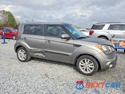 Czwarte zdjęcie samochodu z boku: 2012 KIA SOUL + VIN:KNDJT2A62C7404553 - miniatura
