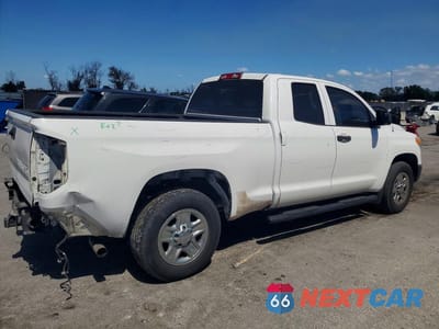 Trzecie zdjęcie samochodu z tyłu: 2015 TOYOTA TUNDRA SR VIN:5TFRM5F11FX090476 - miniatura