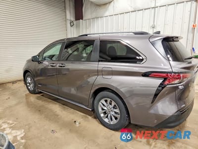 Drugie zdjęcie samochodu z przodu: 2021 TOYOTA SIENNA XLE 7-PASSENGER VIN:5TDJSKFC1MS019428 - miniatura
