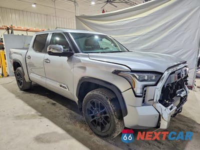 Czwarte zdjęcie samochodu z boku: 2025 TOYOTA TUNDRA 1794 EDITION VIN:5TFMA5DB2SX273359 - miniatura