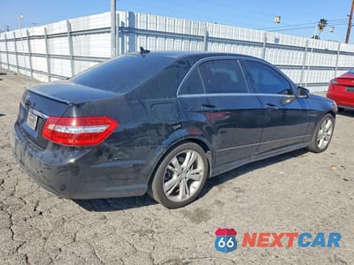 Trzecie zdjęcie samochodu z tyłu: 2013 MERCEDES-BENZ E 350 VIN:WDDHF5KB4DA744090 - miniatura