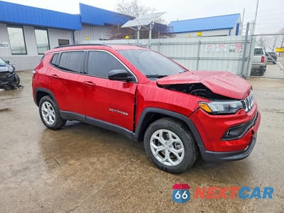 Czwarte zdjęcie samochodu z boku: 2024 JEEP COMPASS LATITUDE VIN:3C4NJDBN4RT156237 - miniatura