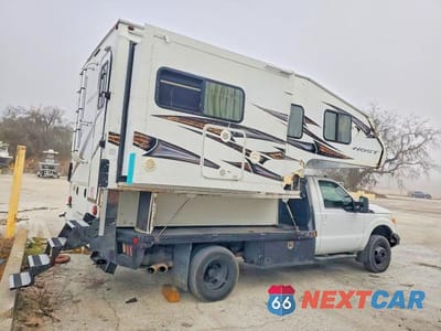 Czwarte zdjęcie samochodu z boku: 2016 FORD F350 SUPER DUTY VIN:1FDRF3HT9GEC6665X - miniatura