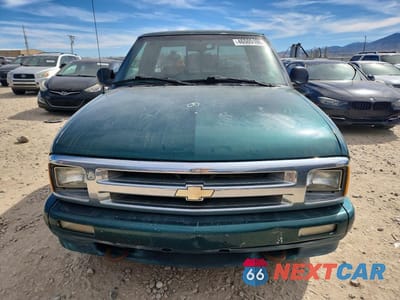 Piąte zdjęcie samochodu w środku: 1997 CHEVROLET S TRUCK S10 VIN:1GCDT19W3V8100298 - miniatura