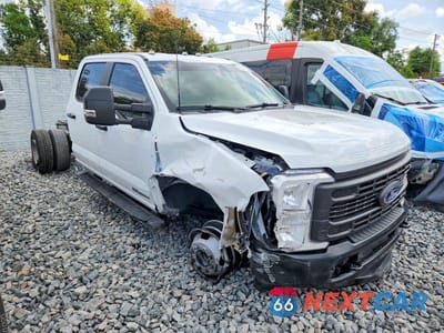 2025 FORD F350 SUPER DUTY TRUCK CAB AND CHASSIS 1FD8W3HT4SEC86275 - główne zdjęcie licytacji z USA - miniatura