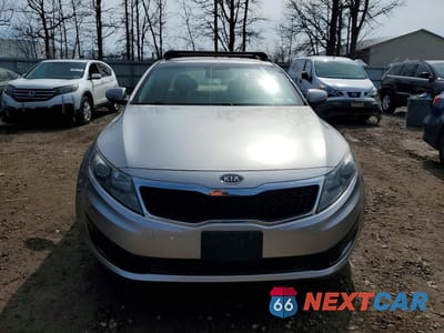 Piąte zdjęcie samochodu w środku: 2011 KIA OPTIMA LX VIN:KNAGM4A70B5113164 - miniatura