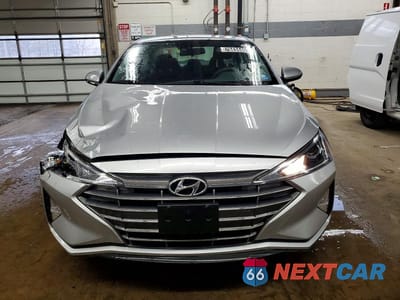 Piąte zdjęcie samochodu w środku: 2020 HYUNDAI ELANTRA SE VIN:5NPD74LF0LH593659 - miniatura