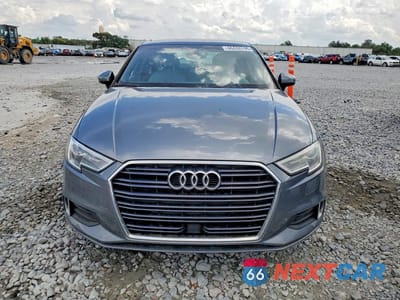 Piąte zdjęcie samochodu w środku: 2017 AUDI A3 PREMIUM VIN:WAUAUGFF3H1052318 - miniatura