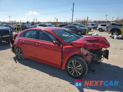 Czwarte zdjęcie samochodu z boku: 2023 KIA FORTE LXS VIN:3KPF24AD1PE592104 - miniatura