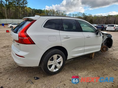 Trzecie zdjęcie samochodu z tyłu: 2022 VOLVO XC60 B5 MOMENTUM VIN:YV4L12RK4N1986643 - miniatura