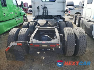 Zdjęcie 6 z 10 samochodu: 2022 VOLVO VNR - SEMI TRUCK VIN:4V4WC9EH7NN314635 - miniatura
