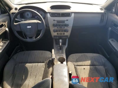 Zdjęcie 8 z 12 samochodu: 2010 FORD FOCUS VIN:1FAHP3FN7AW111765 - miniatura