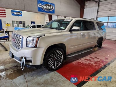 2015 GMC YUKON XL DENALI 1GKS2JKJ5FR576822 - główne zdjęcie licytacji z USA - miniatura