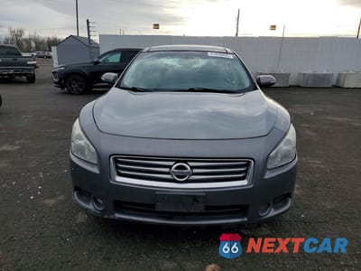 Piąte zdjęcie samochodu w środku: 2014 NISSAN MAXIMA 3.5 SV VIN:1N4AA5AP5EC910135 - miniatura