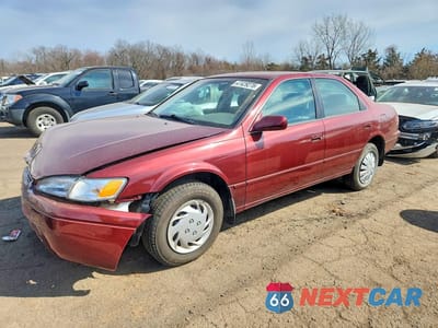 1999 TOYOTA CAMRY LE 4T1BG22K8XU582362 - główne zdjęcie licytacji z USA - miniatura