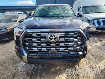 Piąte zdjęcie samochodu w środku: 2025 TOYOTA TUNDRA PLATINUM HV VIN:5TFNC5DB6SX107702 - miniatura