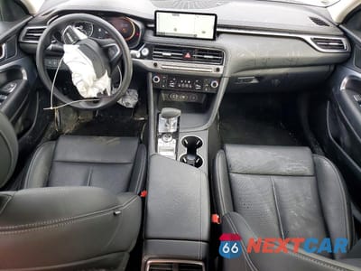 Zdjęcie 8 z 12 samochodu: 2025 GENESIS G70 2.5T STANDARD VIN:KMTG34SC2SU150340 - miniatura