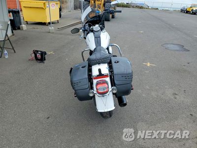 Czwarte zdjęcie samochodu z boku: 2025 HARLEY DAVIDSON FLHC VIN:1HD1YA919SB019182 - miniatura